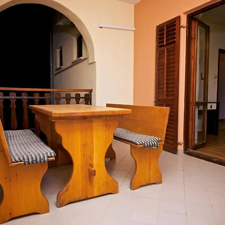 Exclusive Annex 公寓 罗维尼