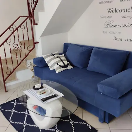 Exclusive Annex Ρόβινι